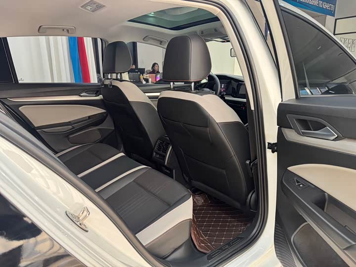 Фото 9 - Volkswagen Golf