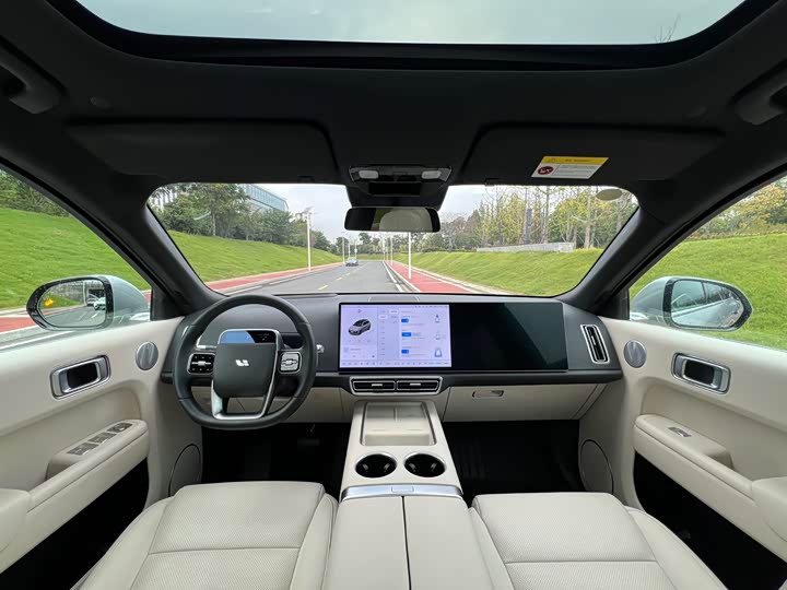 Фото 10 - LiXiang L8