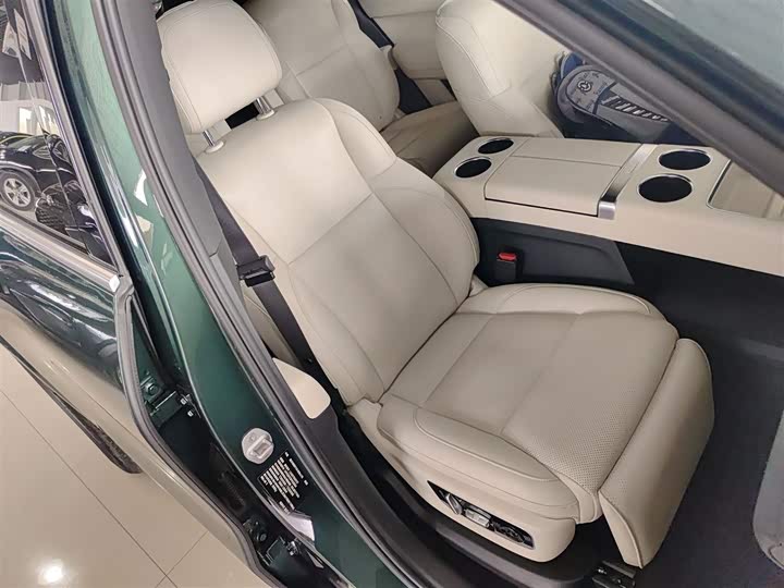 Фото 25 - LiXiang L8