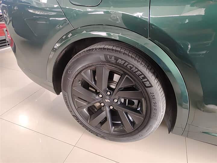 Фото 26 - LiXiang L8