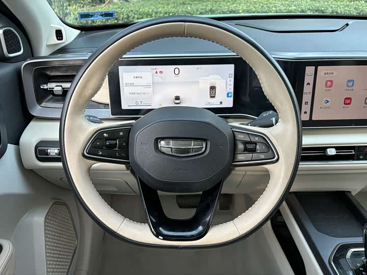 Фото 11 - Geely Icon