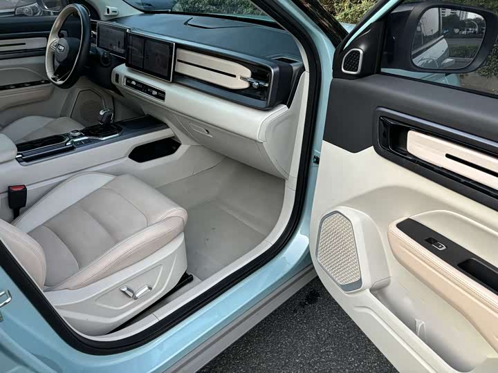 Фото 15 - Geely Icon