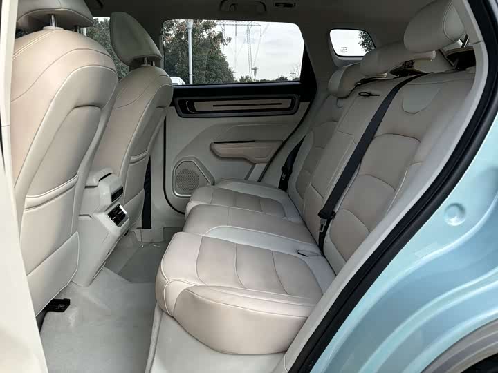 Фото 18 - Geely Icon