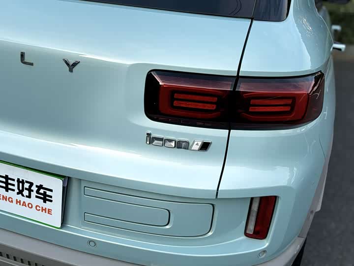 Фото 19 - Geely Icon