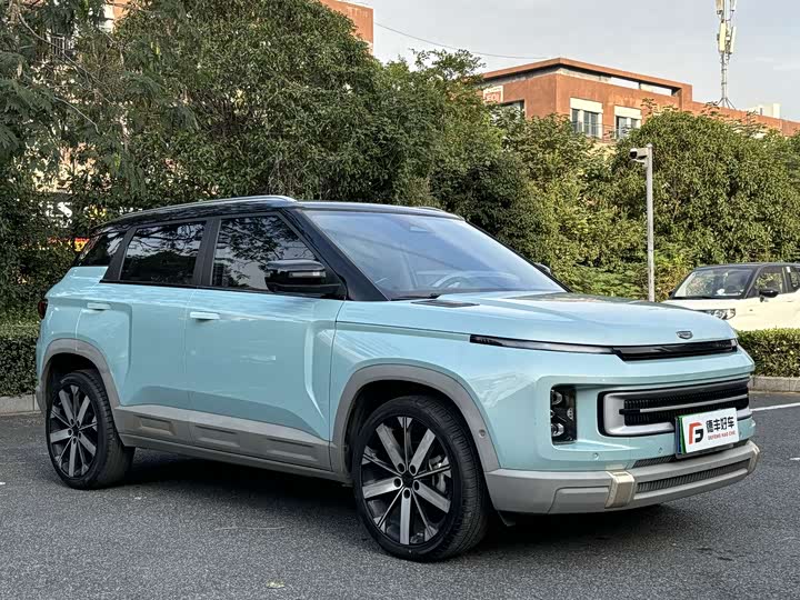 Фото 3 - Geely Icon