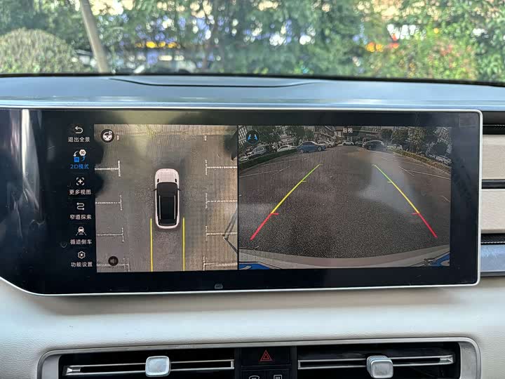 Фото 6 - Geely Icon