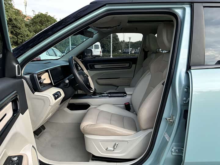 Фото 8 - Geely Icon