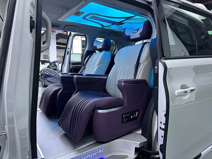 Фото 11 - GAC Trumpchi M8