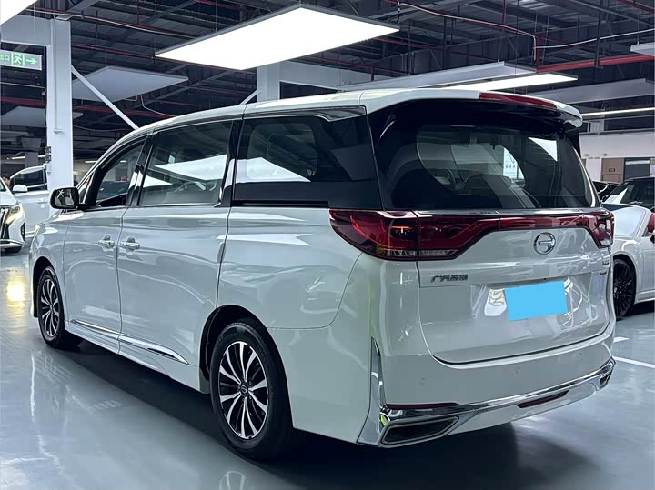 Фото 21 - GAC Trumpchi M8