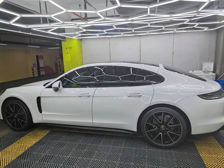 Фото 8 - Porsche Panamera