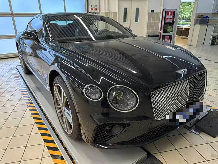 Фото 2 - Bentley Continental GT