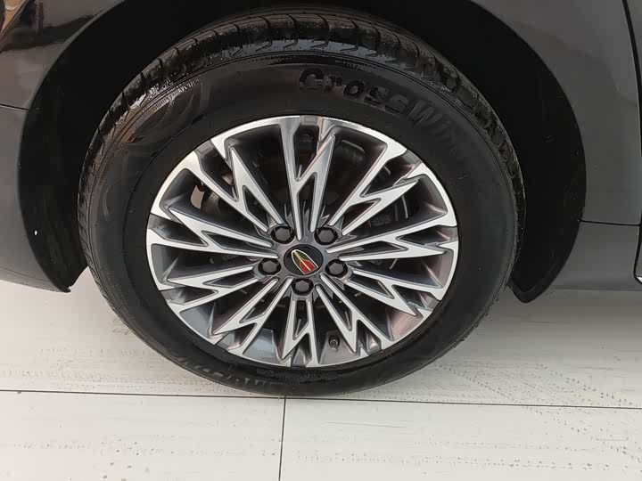 Фото 16 - Hongqi H5