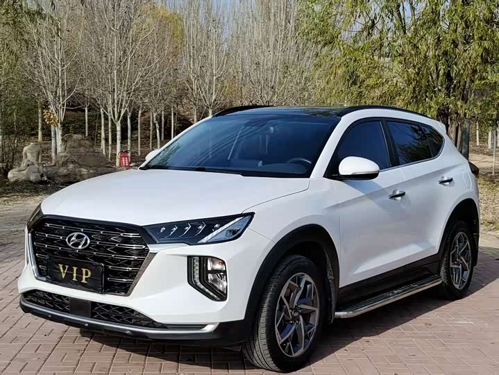 Фото 1 - Hyundai Tucson L