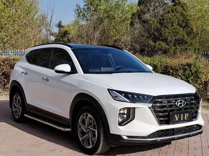 Фото 3 - Hyundai Tucson L