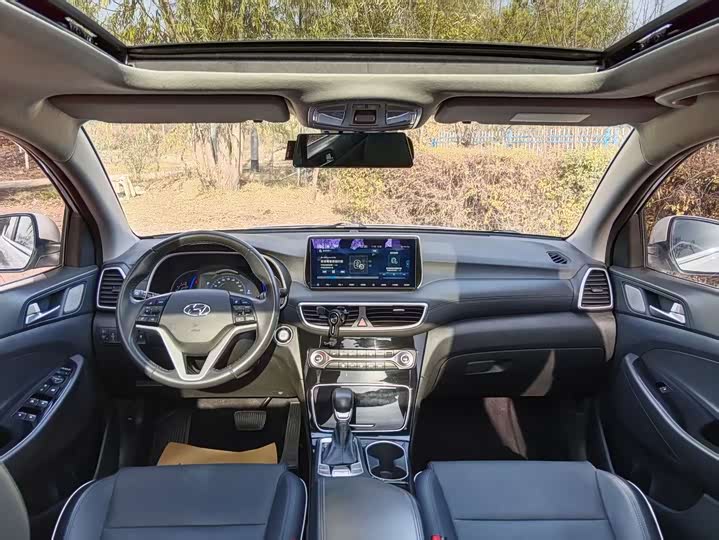 Фото 4 - Hyundai Tucson L