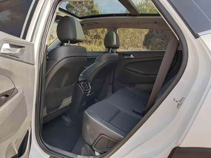 Фото 6 - Hyundai Tucson L