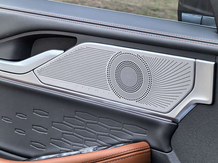 Фото 16 - Lincoln Z (Zephyr)