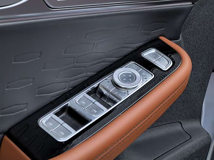 Фото 18 - Lincoln Z (Zephyr)