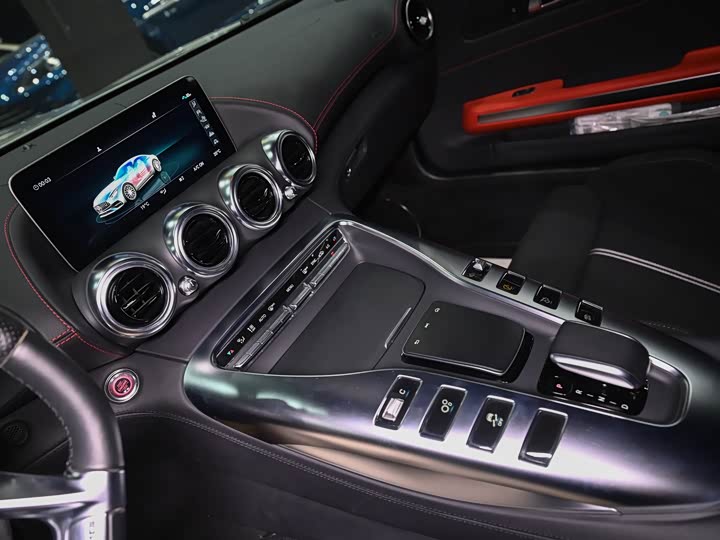 Фото 10 - Mercedes-Benz AMG GT