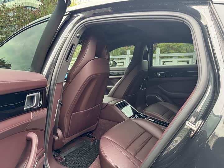 Фото 10 - Porsche Panamera