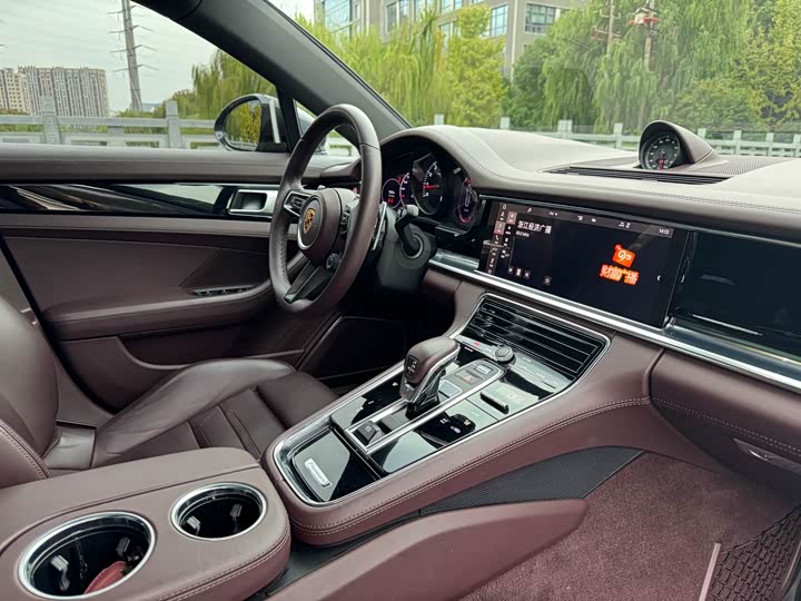 Фото 11 - Porsche Panamera