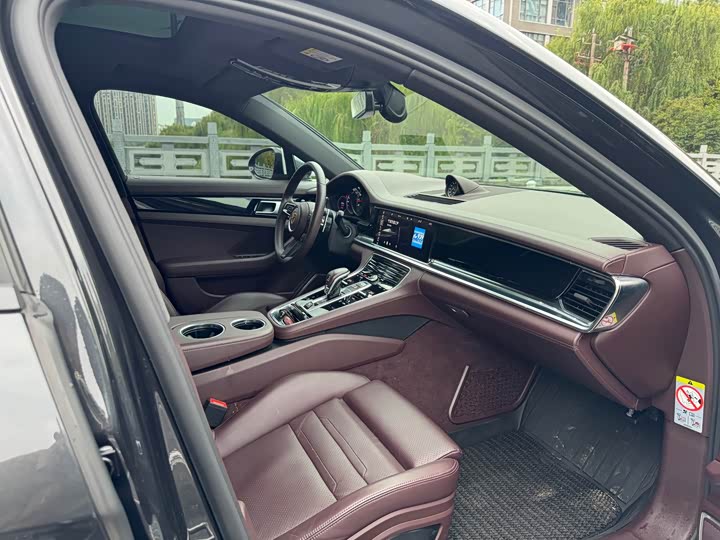 Фото 12 - Porsche Panamera