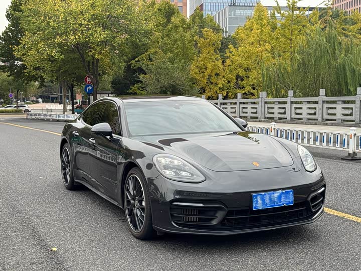 Фото 3 - Porsche Panamera