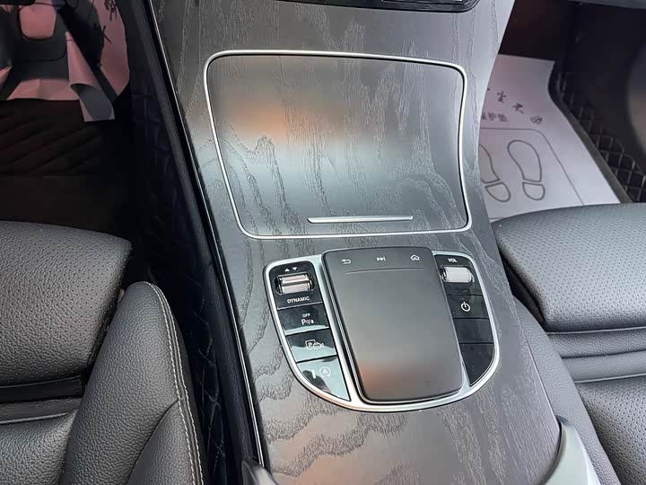 Фото 10 - Mercedes-Benz C-Class