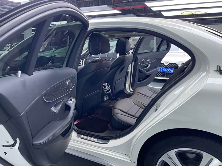 Фото 14 - Mercedes-Benz C-Class