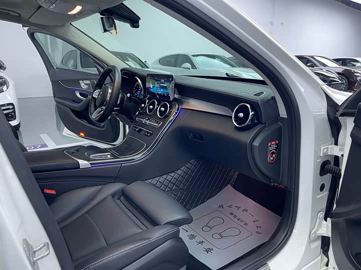 Фото 19 - Mercedes-Benz C-Class