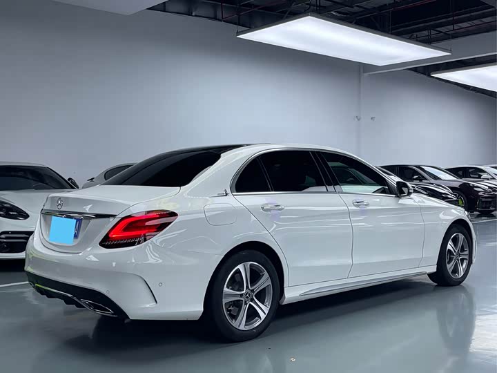 Фото 22 - Mercedes-Benz C-Class