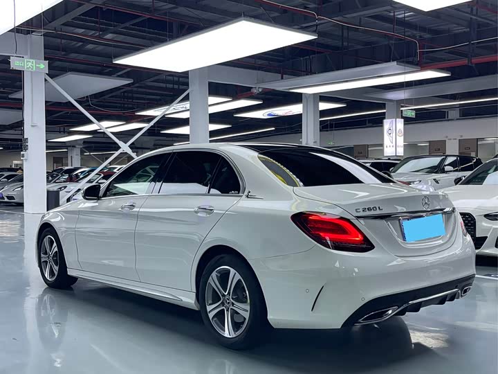 Фото 24 - Mercedes-Benz C-Class