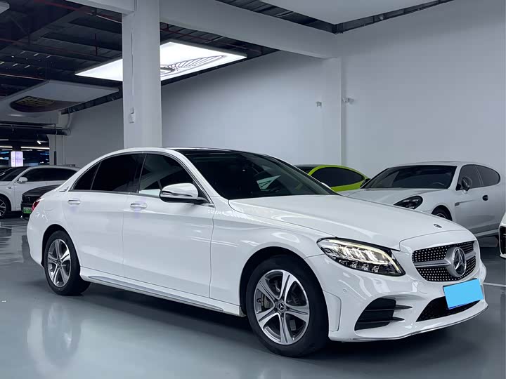 Фото 3 - Mercedes-Benz C-Class