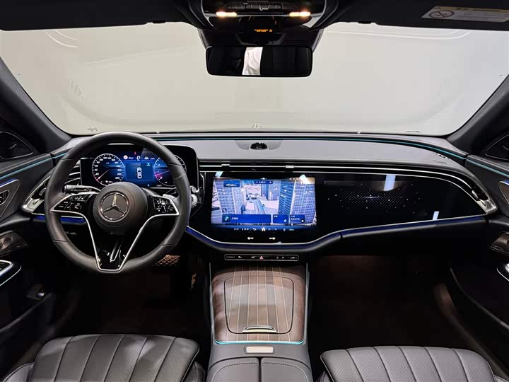 Фото 16 - Mercedes-Benz E-Class