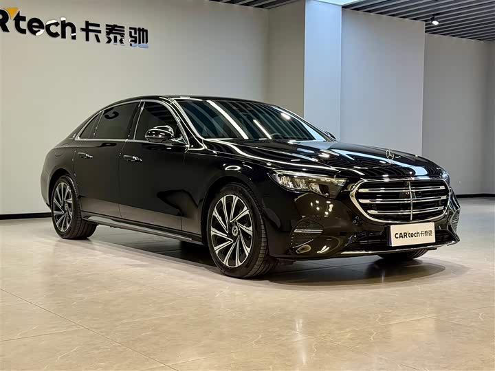 Фото 3 - Mercedes-Benz E-Class