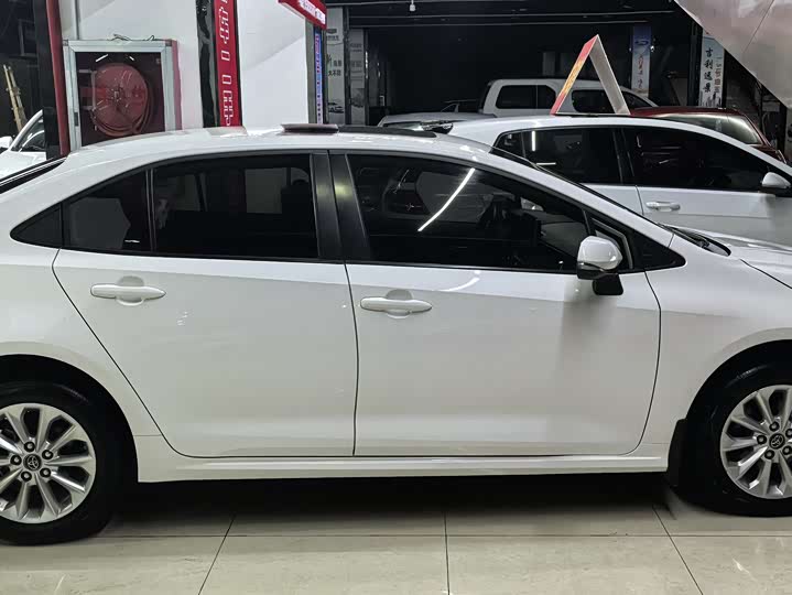 Фото 11 - Toyota Corolla