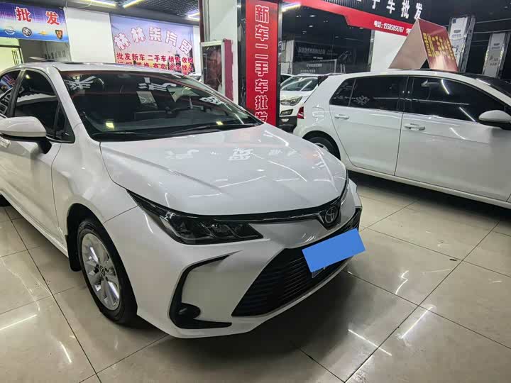 Фото 3 - Toyota Corolla