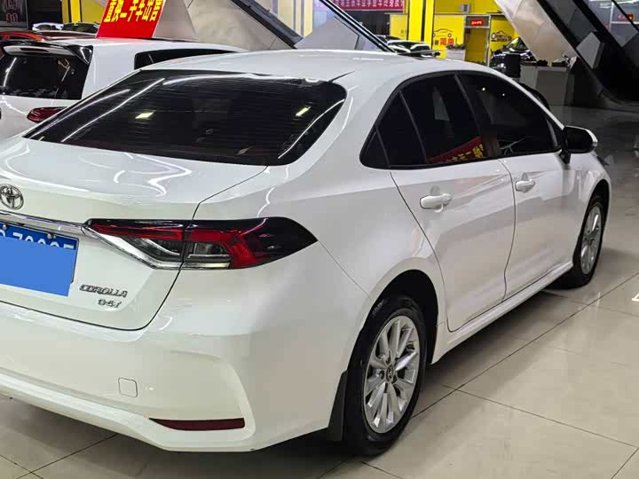 Фото 4 - Toyota Corolla