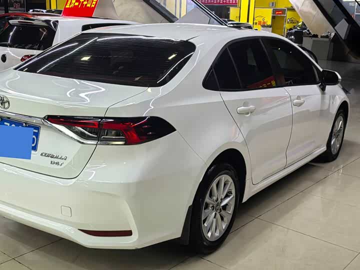 Фото 5 - Toyota Corolla