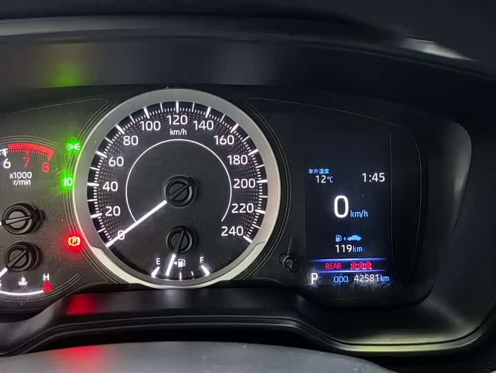 Фото 8 - Toyota Corolla