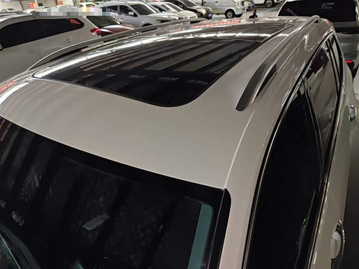 Фото 27 - Volkswagen Tiguan L Pro