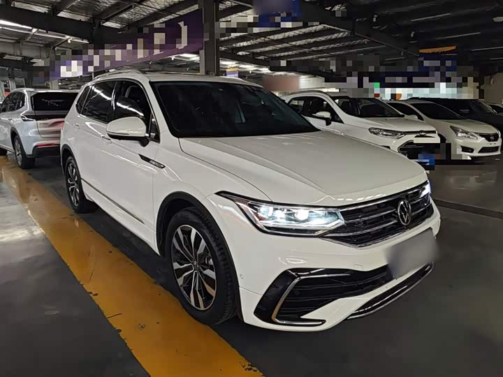 Фото 4 - Volkswagen Tiguan L Pro