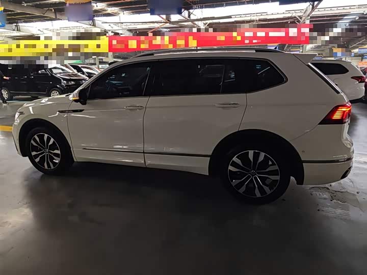 Фото 5 - Volkswagen Tiguan L Pro