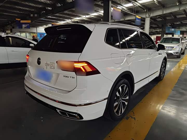 Фото 7 - Volkswagen Tiguan L Pro