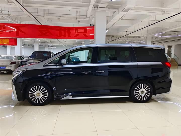 Фото 3 - GAC Trumpchi M8