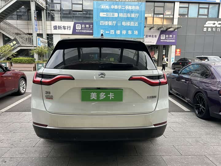 Фото 2 - Nio ES8