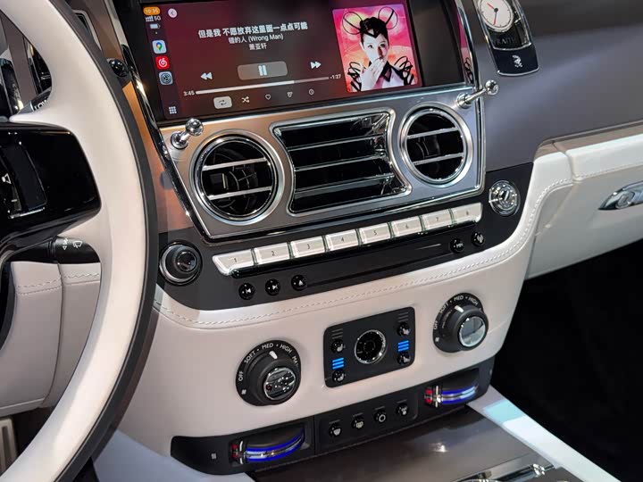 Фото 14 - Rolls-Royce Wraith