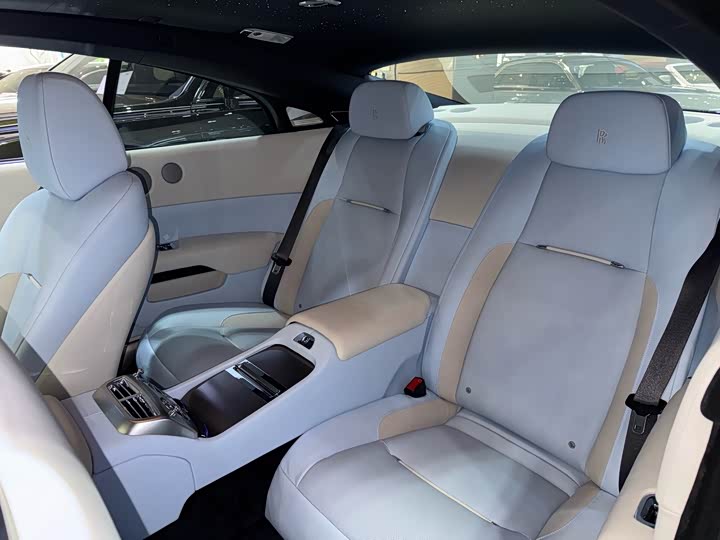 Фото 19 - Rolls-Royce Wraith