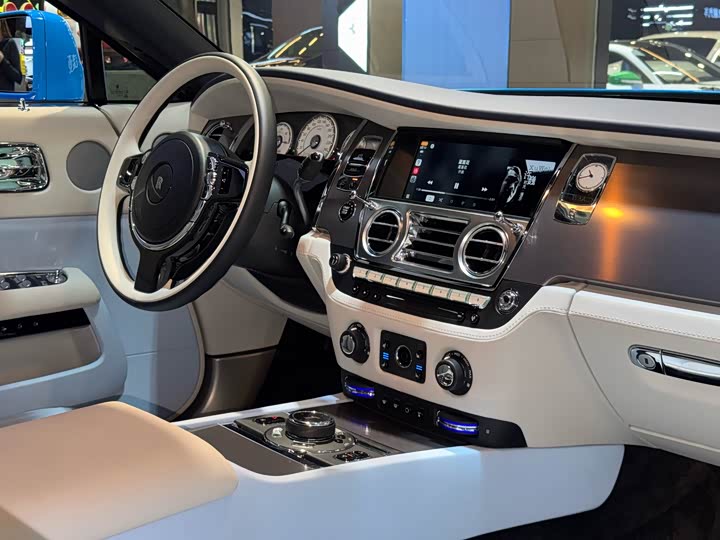 Фото 21 - Rolls-Royce Wraith