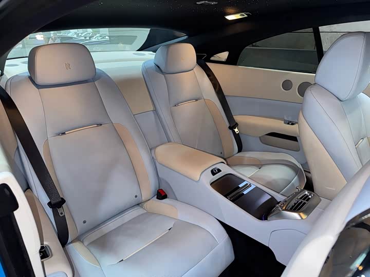 Фото 22 - Rolls-Royce Wraith